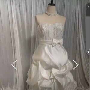 For Sale: “Landa” Wedding Gown – Size 8